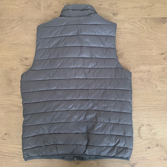 Abercrombie Kids charcoal puffer vest XL / 16 - Picture 6 of 7